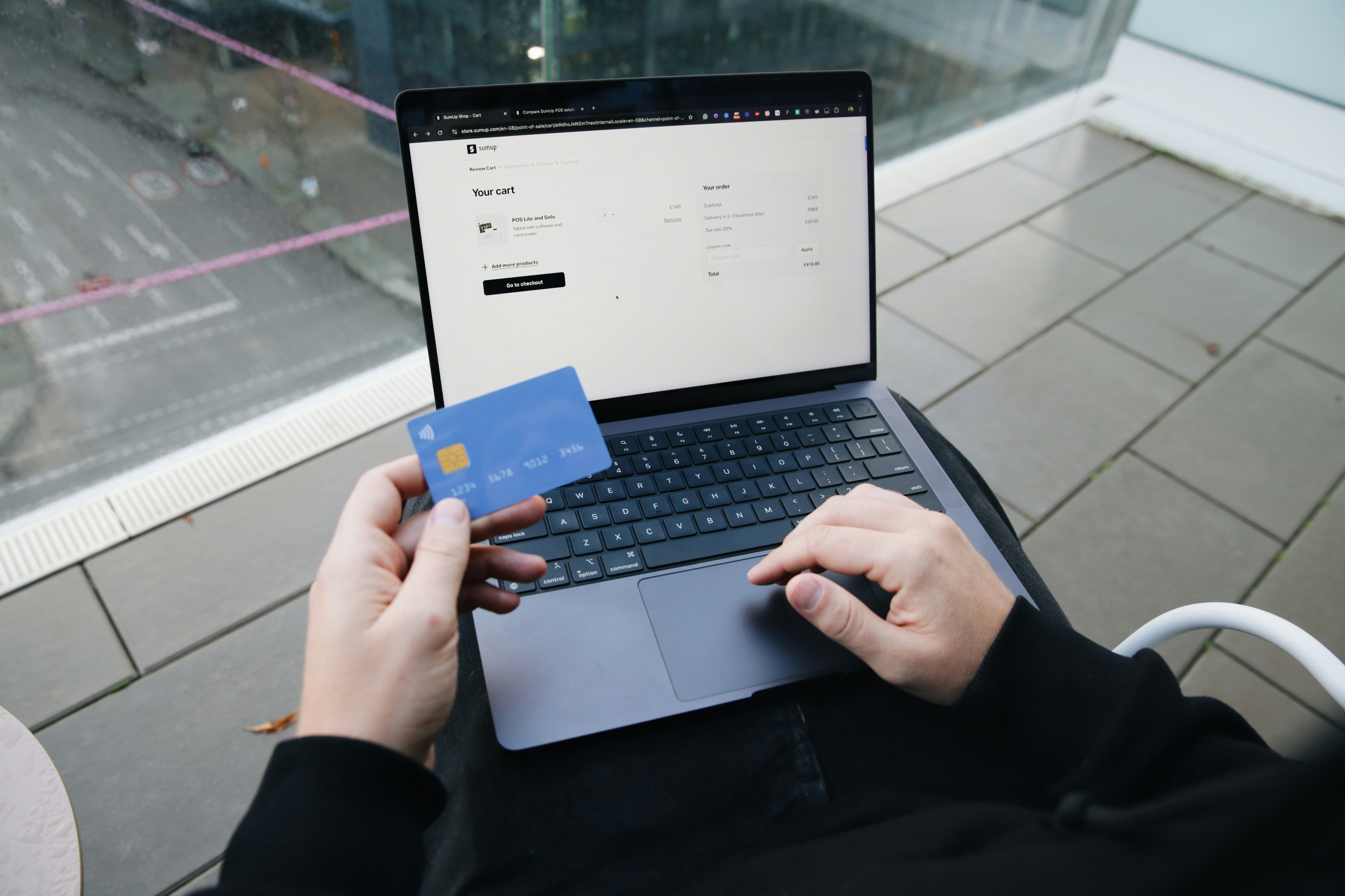 小売・ECのデジタルソリューション | BlueOC sumup_Sh_B9p_I4mp_Rg_unsplash_5d35c8b676.jpg